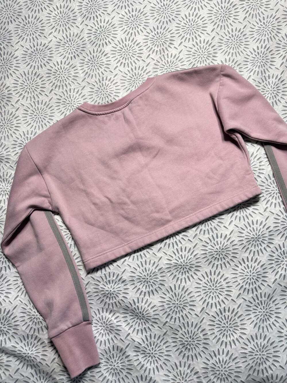 Gymshark Women's Cropped Logo Sweatshirt Pink Size M - Picture 9 of 9